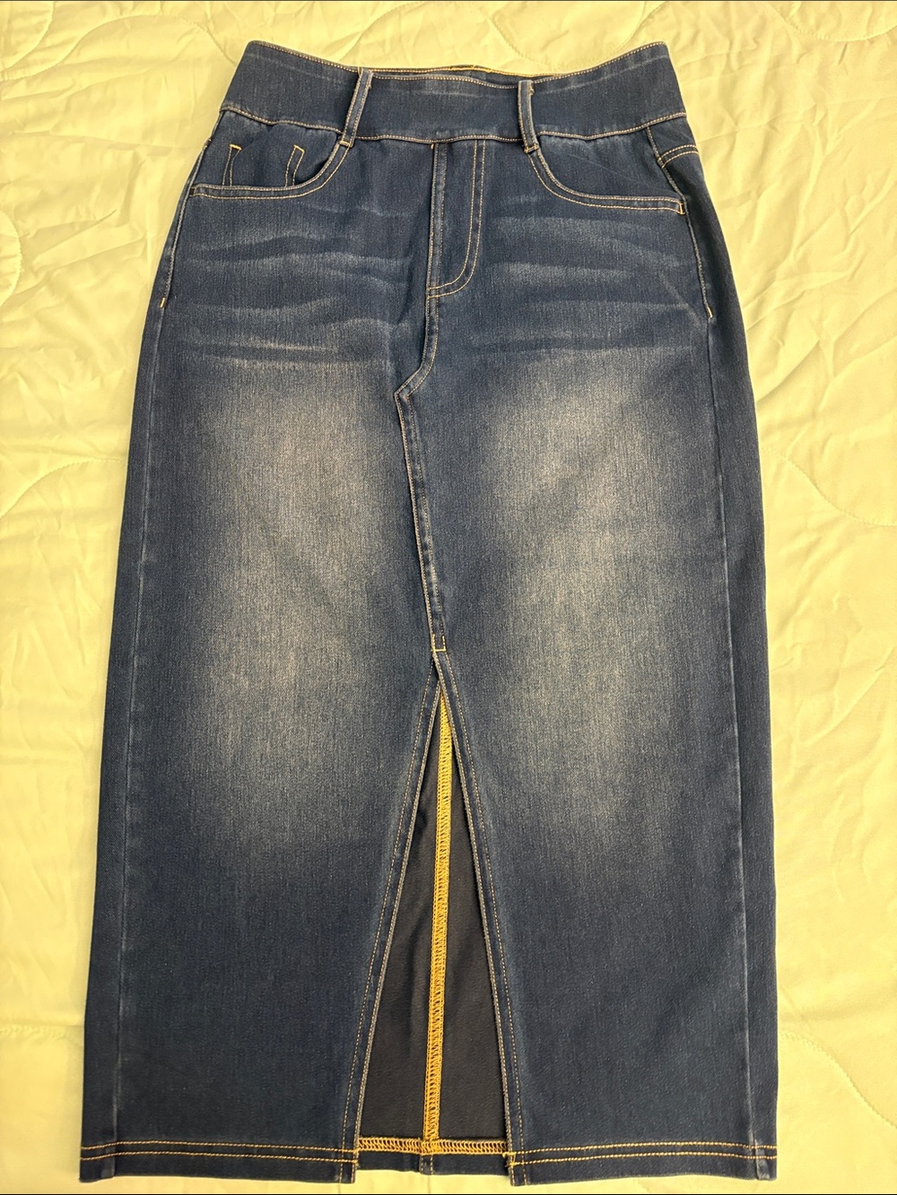 HALARA Dark Blue Straight-Leg Denim Skirt with Front Slit